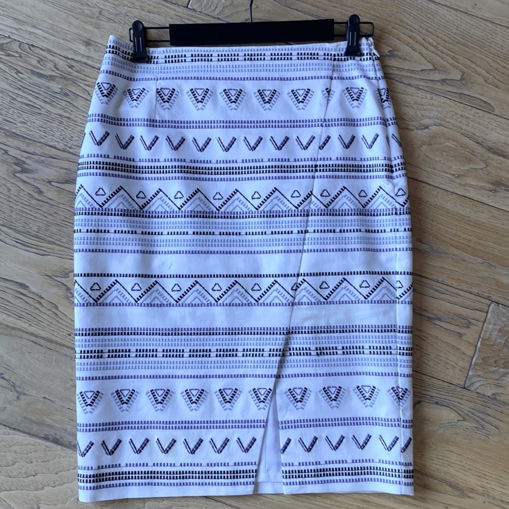 White House Black Market Pencil Skirt.  EUC.  Size 4.
